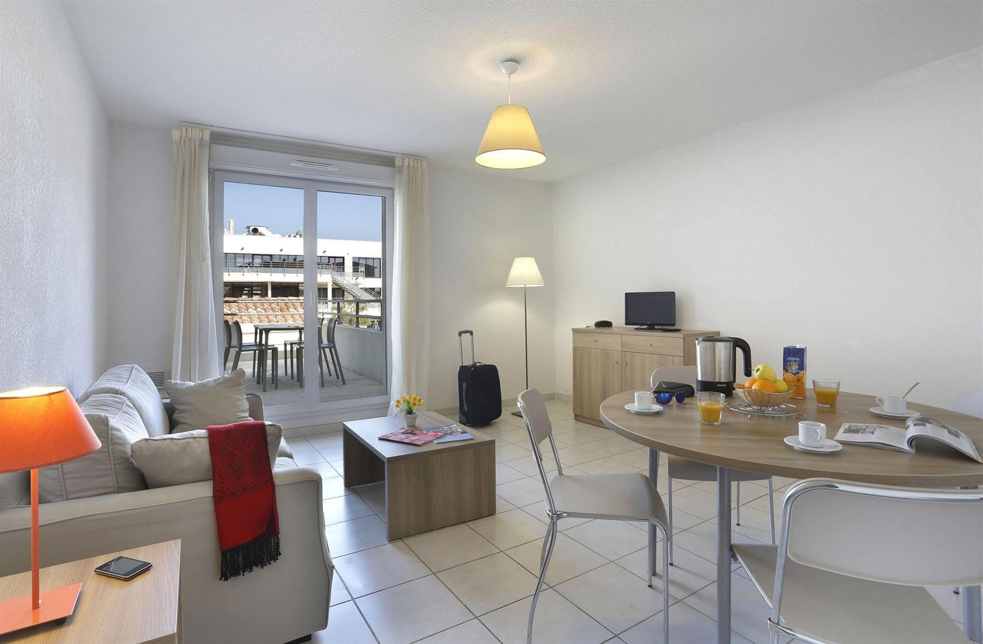 Vacanceole - Residence Cap Camargue ル・グロー・デュ・ロワ エクステリア 写真